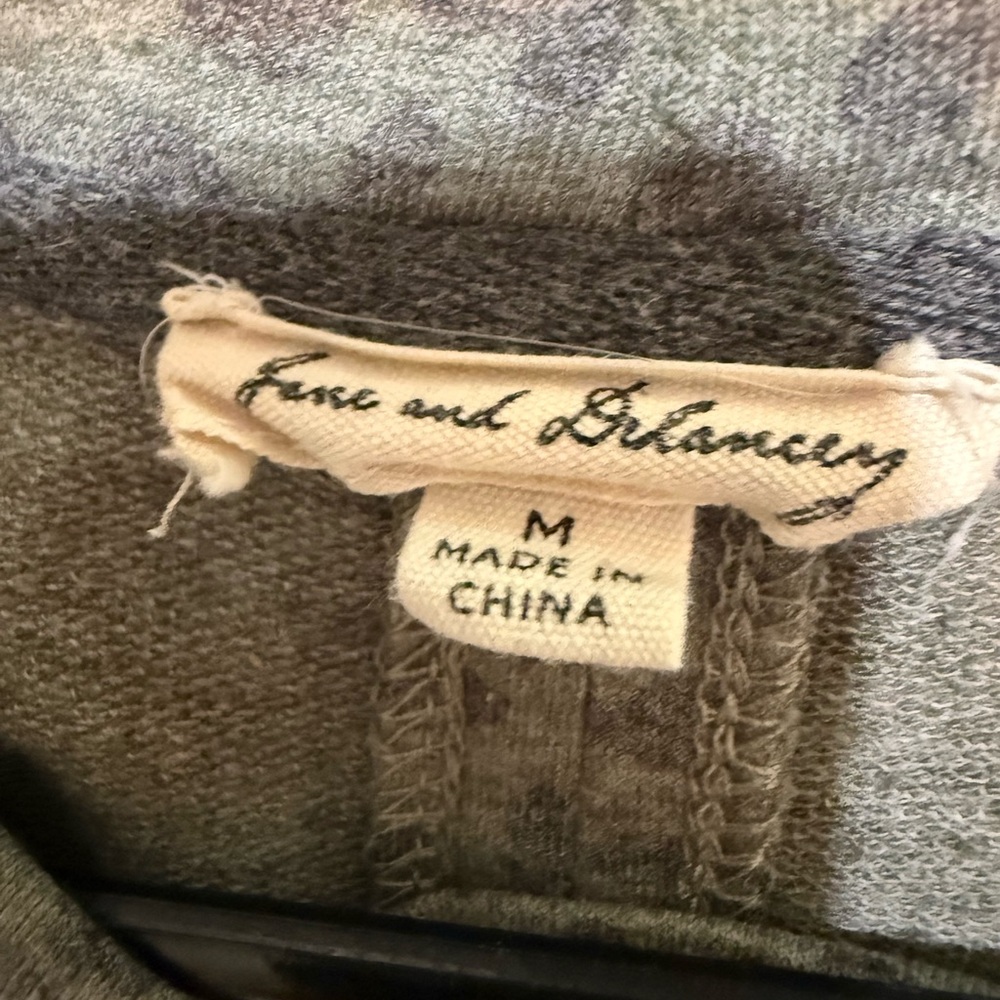 Jane and Delancey Green Boxy Short Sleeve T-Shirt - Picture 4 of 5